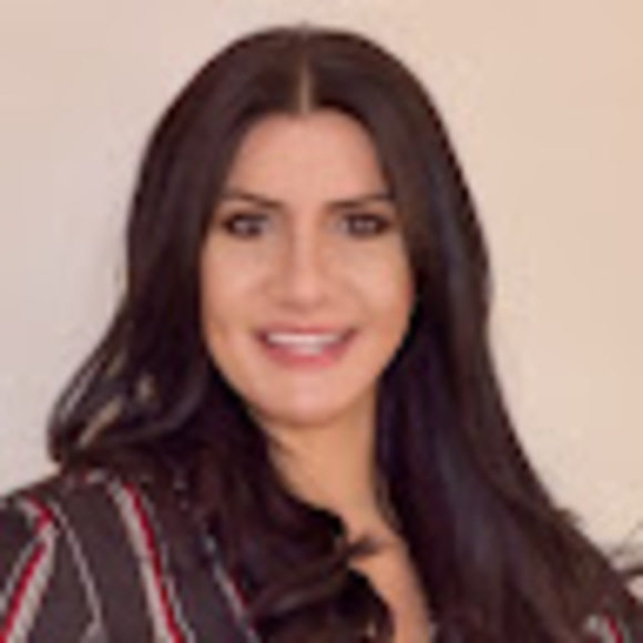 Meet your Posher, Rania - Picture 1 of 1